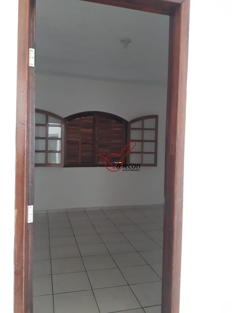 Casa à venda com 3 quartos, 150m² - Foto 2