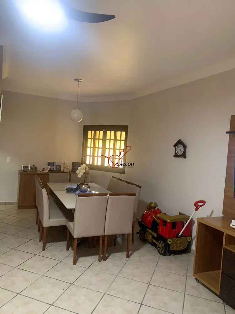 Casa, 3 quartos, 220 m² - Foto 3