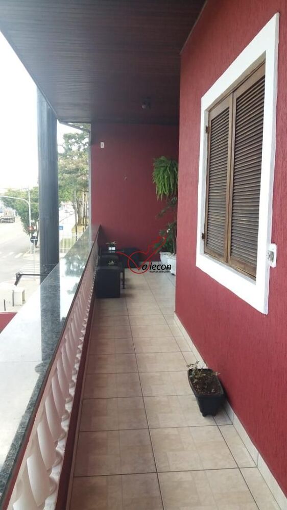 Sobrado, 3 quartos, 390 m² - Foto 1