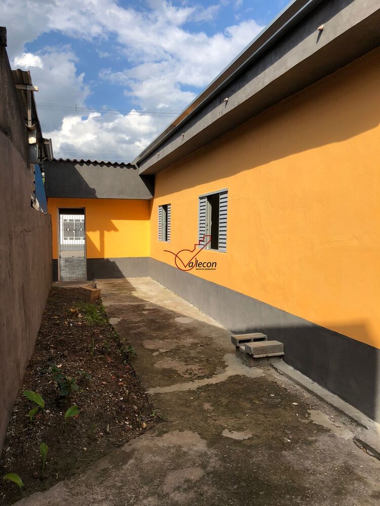 Casa à venda com 3 quartos, 183m² - Foto 1