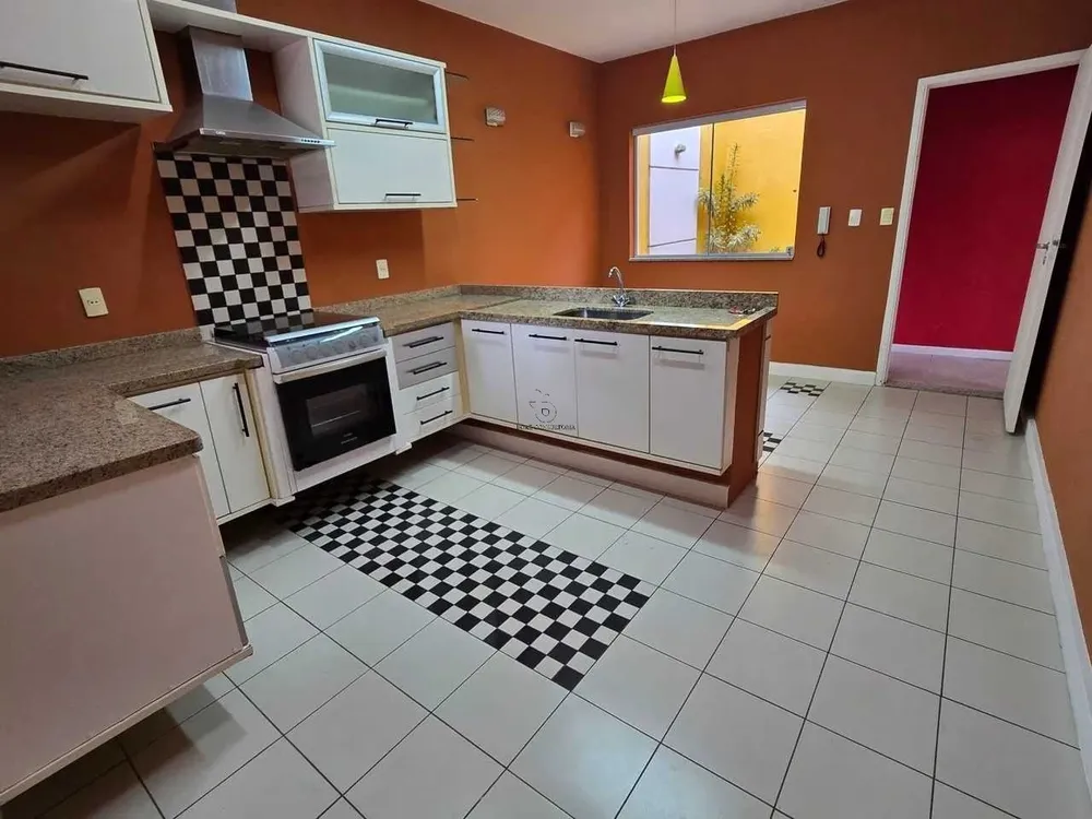 Casa, 3 quartos, 325 m² - Foto 1