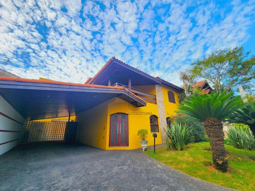 Sobrado para alugar com 6 quartos, 540m² - Foto 1