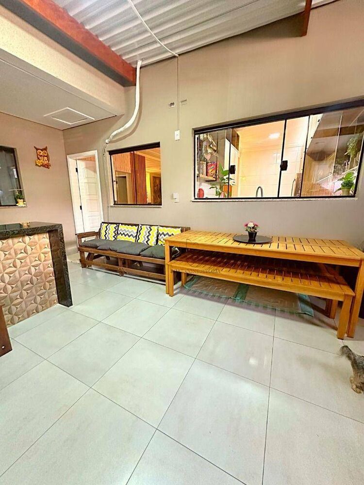 Casa, 4 quartos, 200 m² - Foto 1