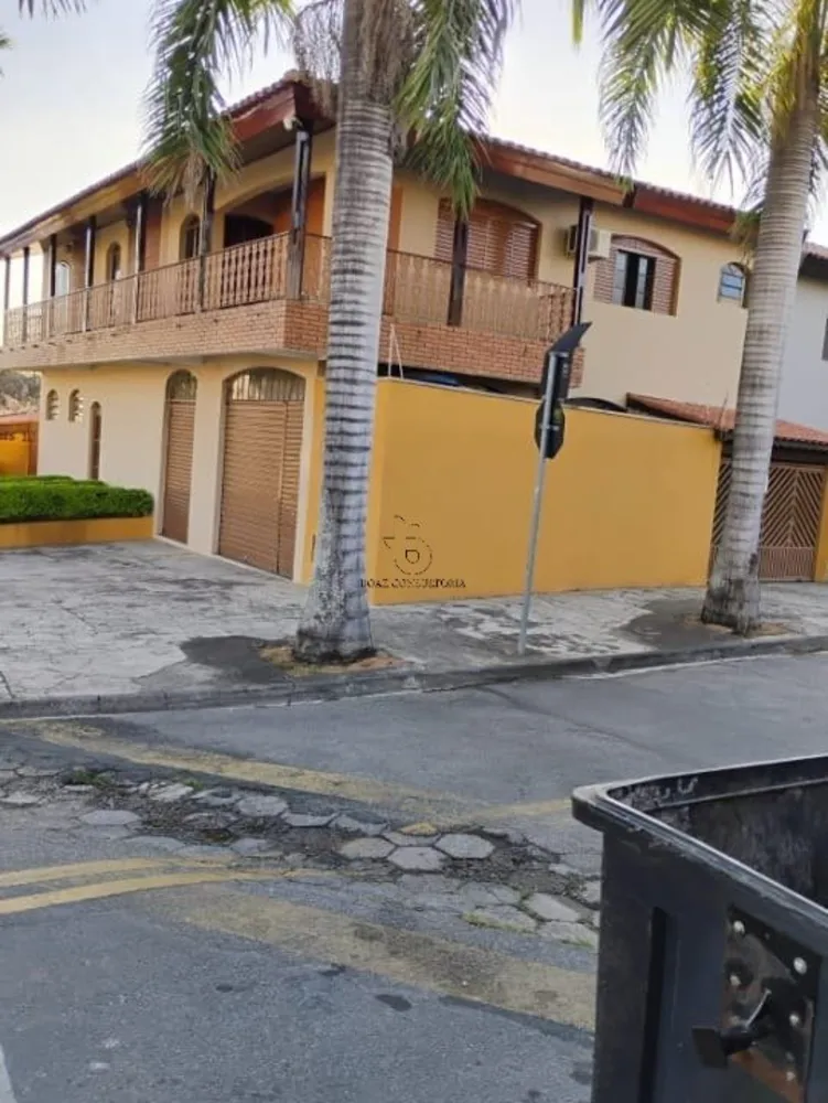 Casa, 4 quartos, 337 m² - Foto 1