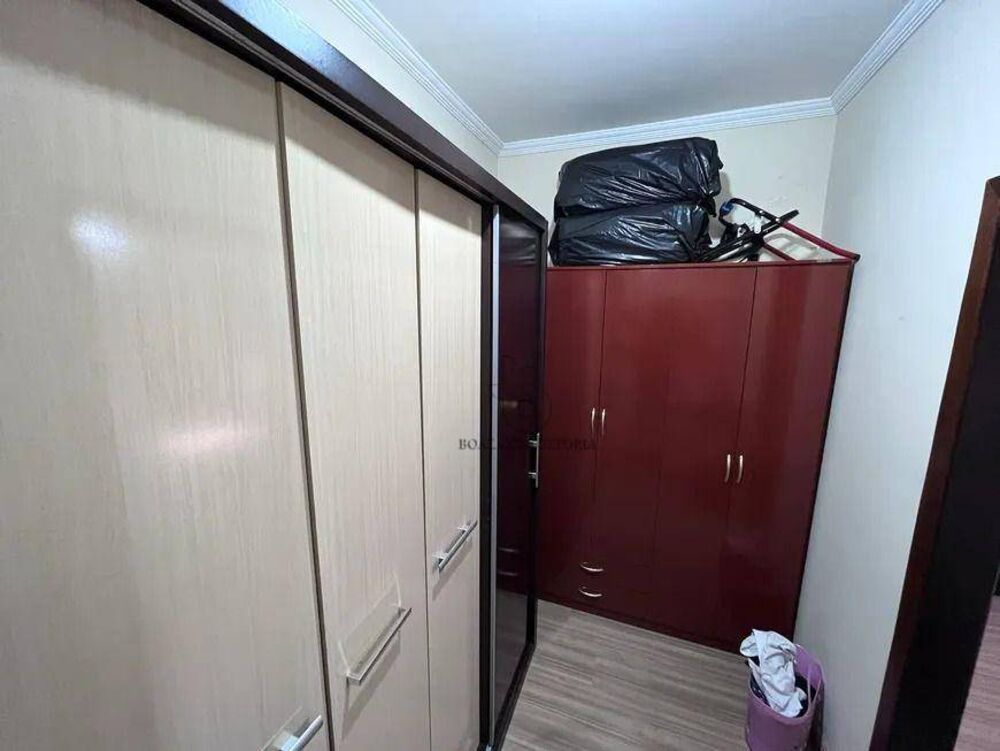Casa à venda com 3 quartos, 228m² - Foto 3