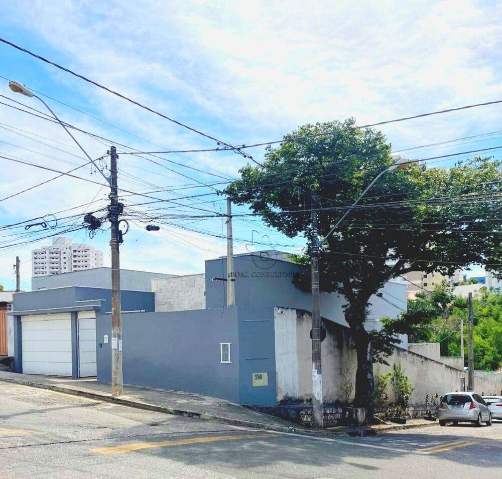 Casa à venda com 3 quartos, 200m² - Foto 1