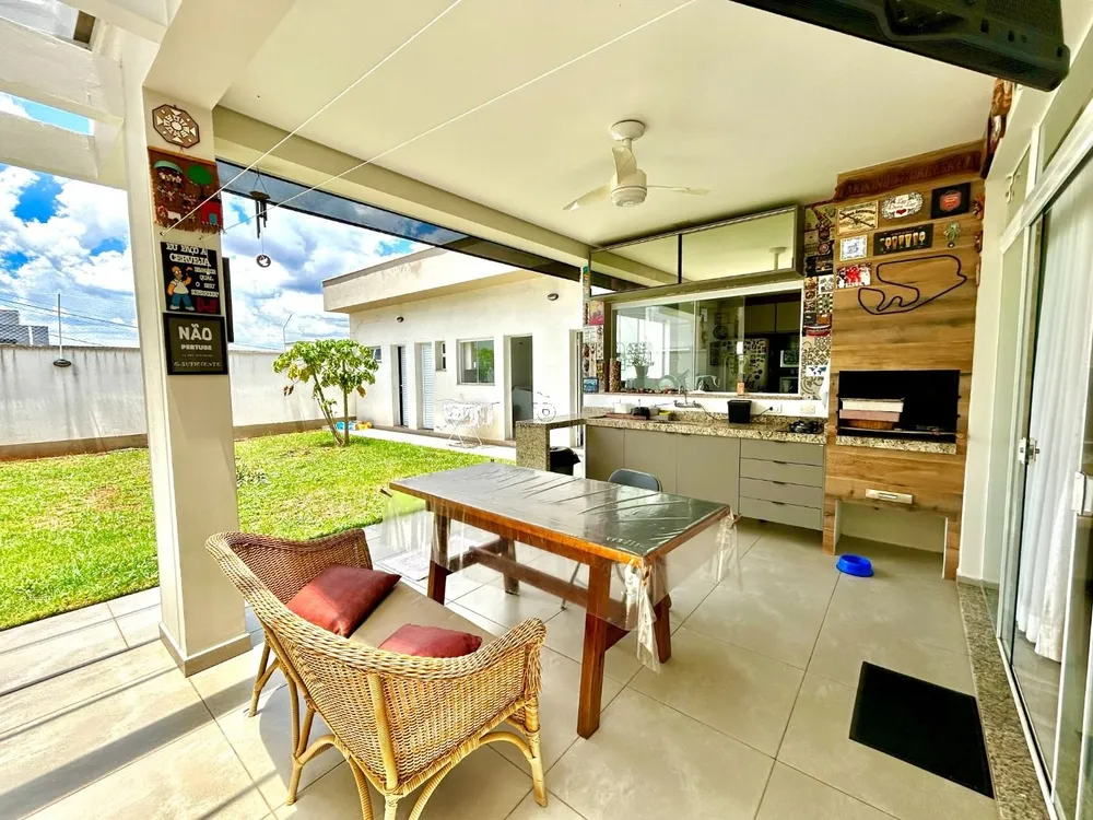Sobrado, 3 quartos, 222 m² - Foto 1