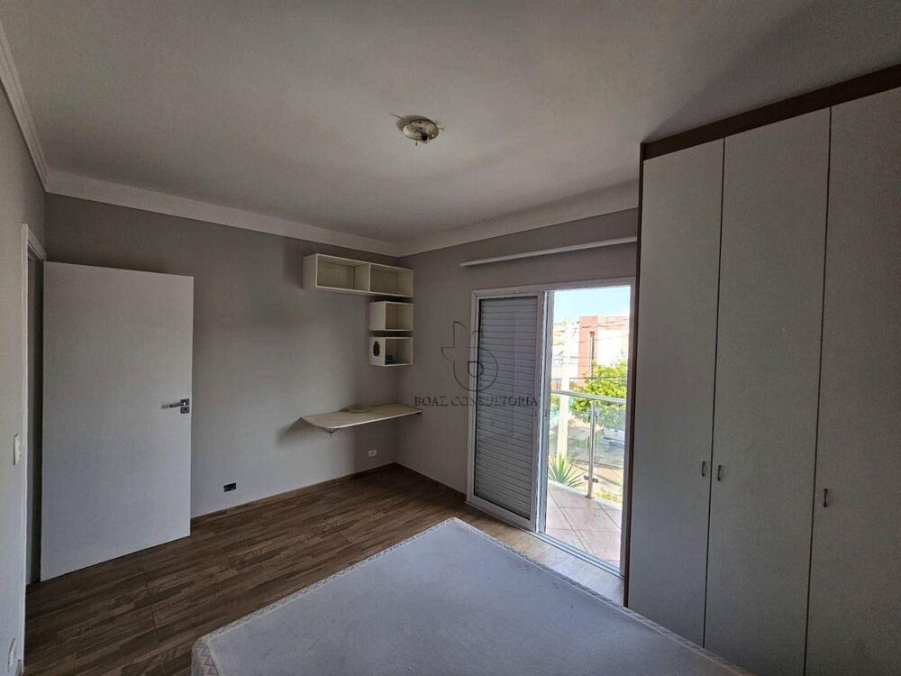 Casa de Condomínio à venda com 3 quartos, 200m² - Foto 1
