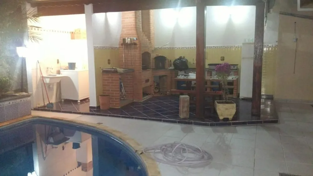 Casa, 2 quartos, 185 m² - Foto 1