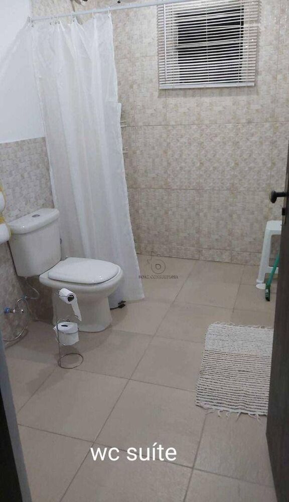 Casa à venda com 3 quartos, 234m² - Foto 2