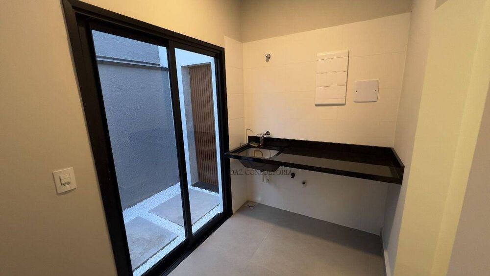 Casa de Condomínio à venda com 4 quartos, 220m² - Foto 3