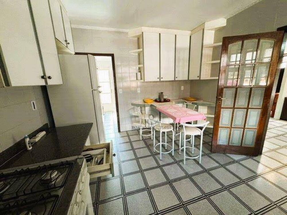 Sobrado à venda com 3 quartos, 290m² - Foto 2