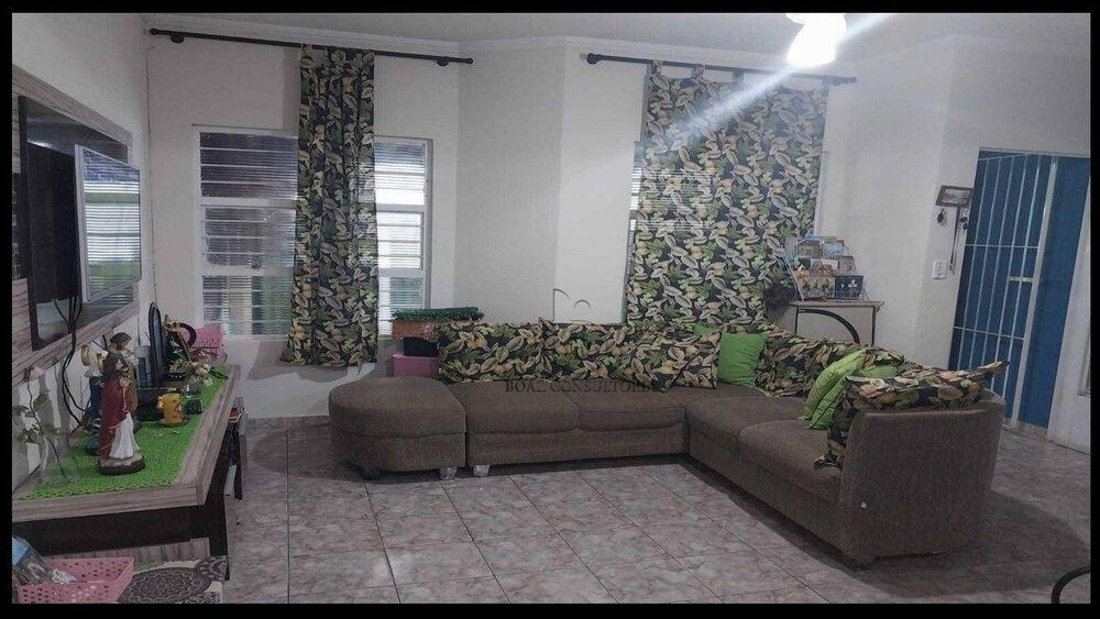 Casa à venda com 3 quartos, 110m² - Foto 1
