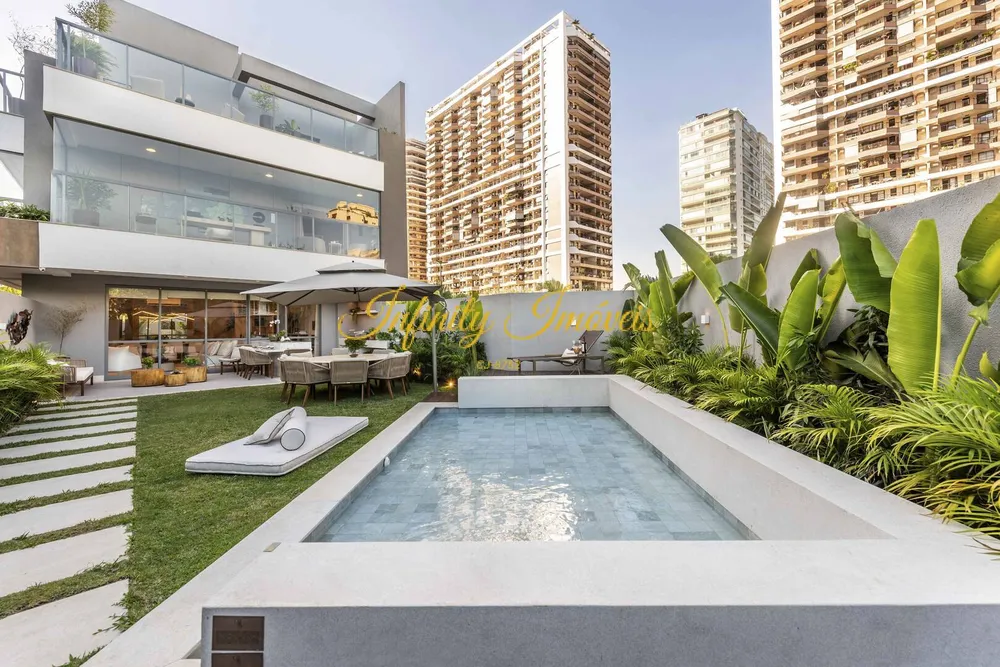 Casa, 3 quartos, 324 m² - Foto 1