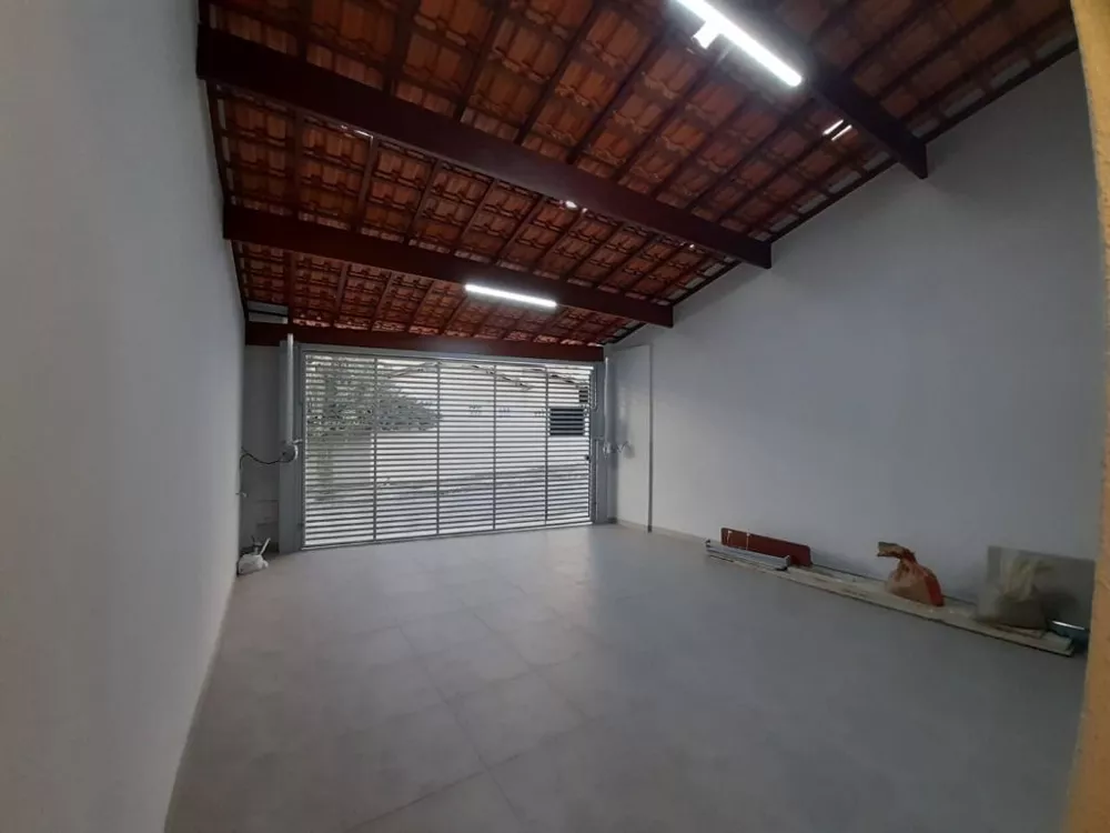 Casa à venda com 2 quartos, 100m² - Foto 2