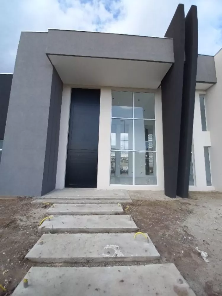 Casa de Condomínio à venda com 4 quartos, 700m² - Foto 1