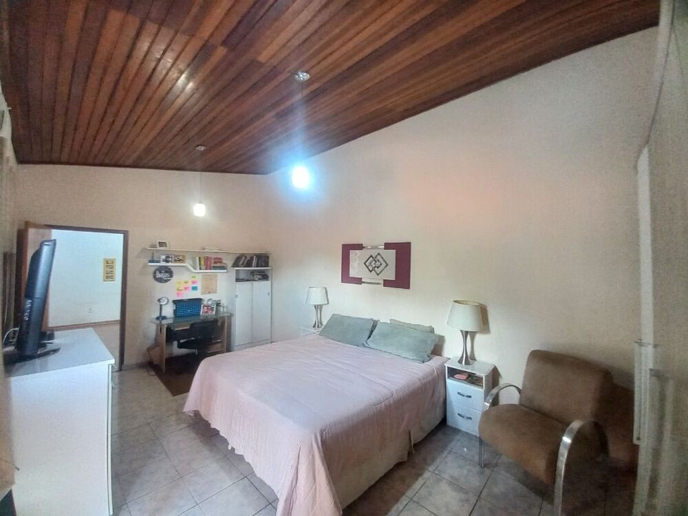 Casa, 6 quartos, 220 m² - Foto 3