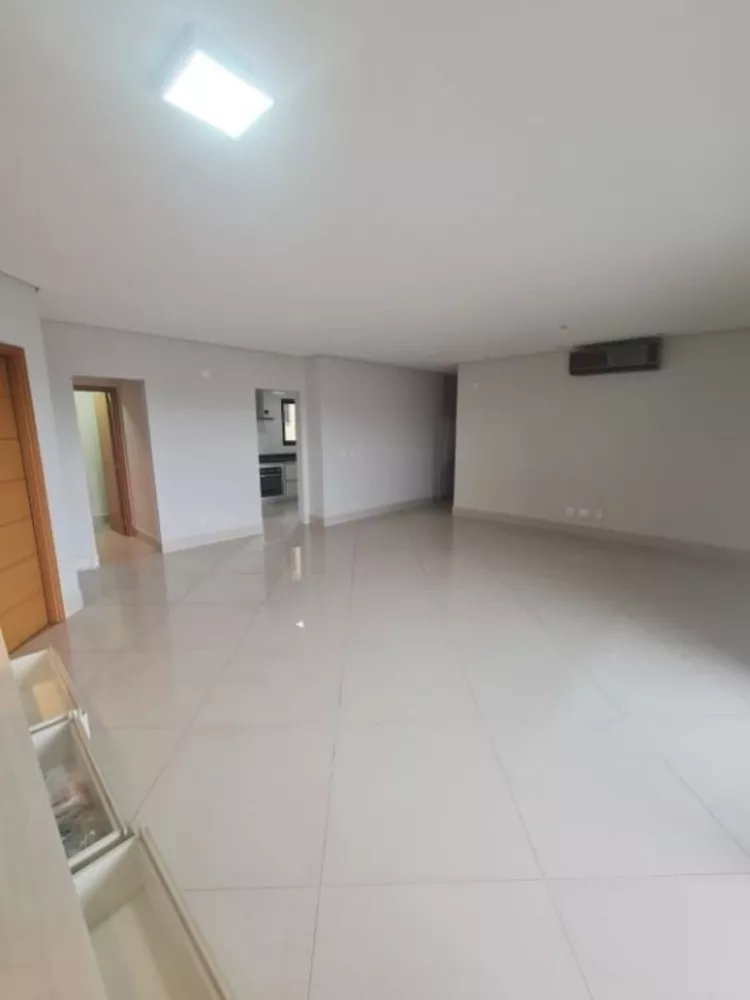 Apartamento à venda com 3 quartos, 153m² - Foto 3