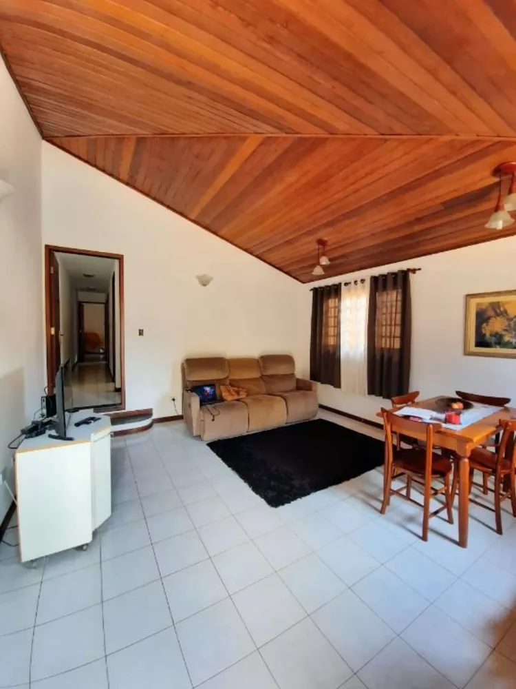 Casa à venda com 3 quartos, 93m² - Foto 3