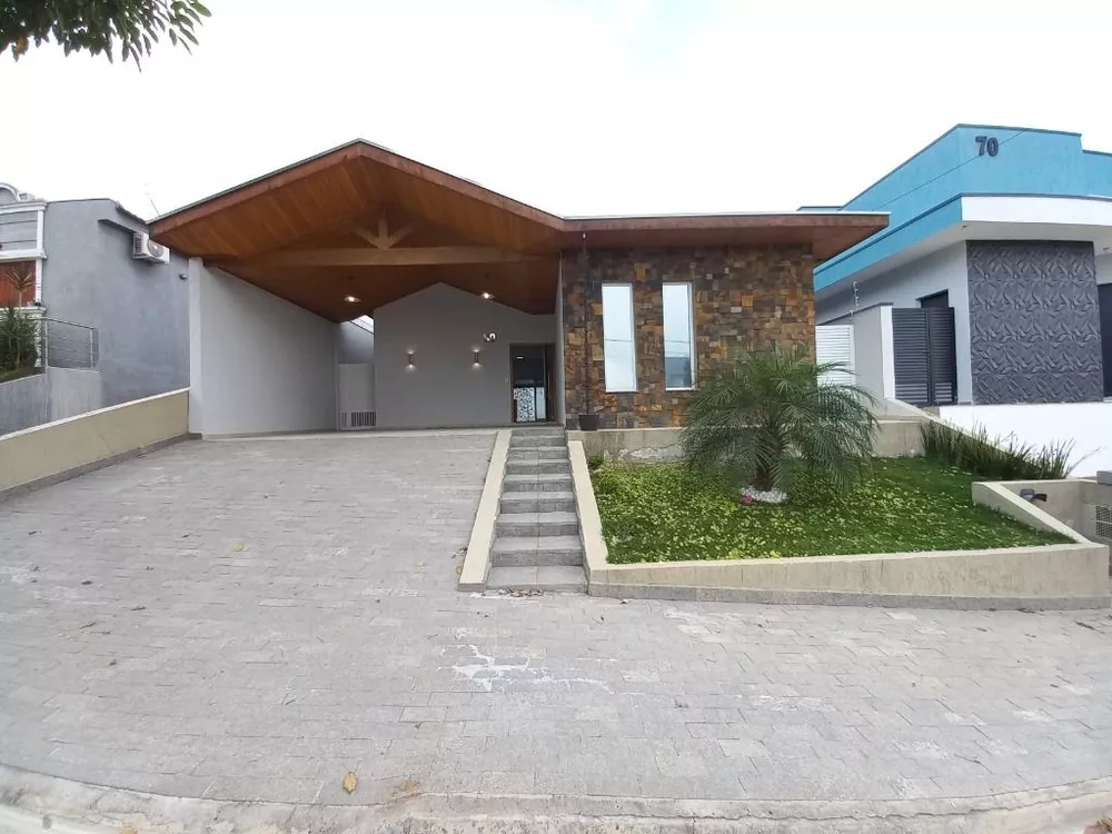 Casa de Condomínio à venda e aluguel com 3 quartos, 150m² - Foto 2