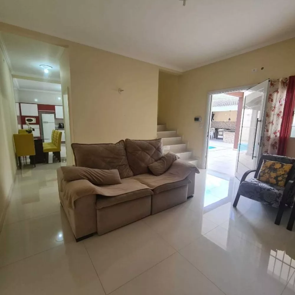 Sobrado à venda com 3 quartos, 202m² - Foto 1