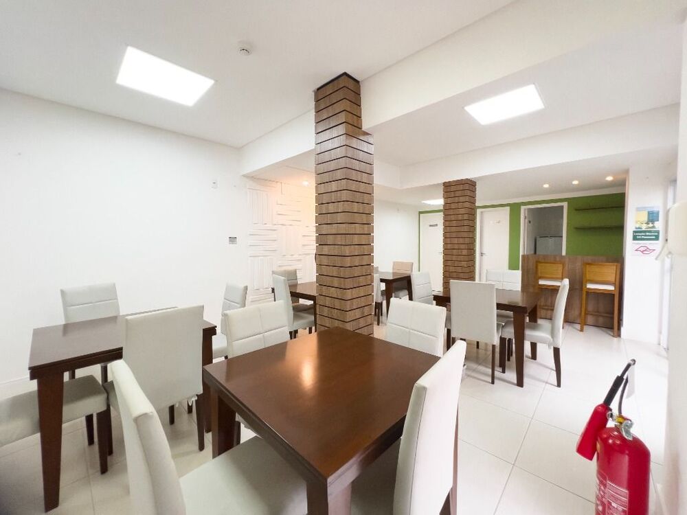 Apartamento à venda com 2 quartos, 60m² - Foto 2