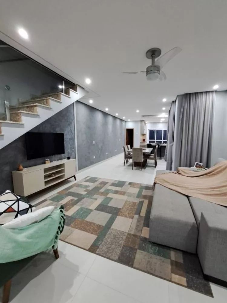 Sobrado à venda com 3 quartos, 162m² - Foto 1