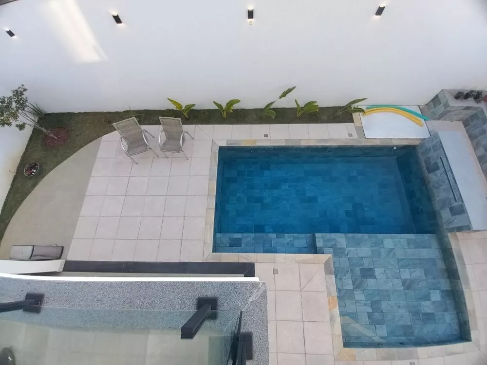 Sobrado à venda com 3 quartos, 210m² - Foto 1