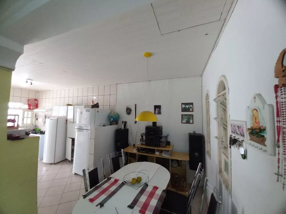 Casa à venda com 3 quartos, 110m² - Foto 8