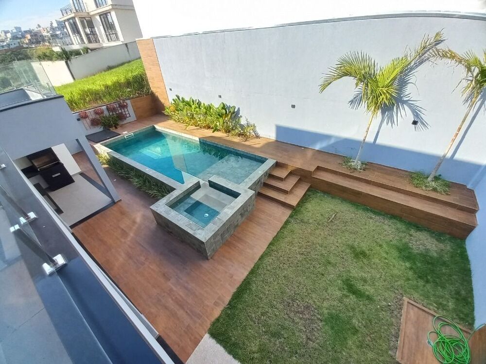 Sobrado, 5 quartos, 355 m² - Foto 1