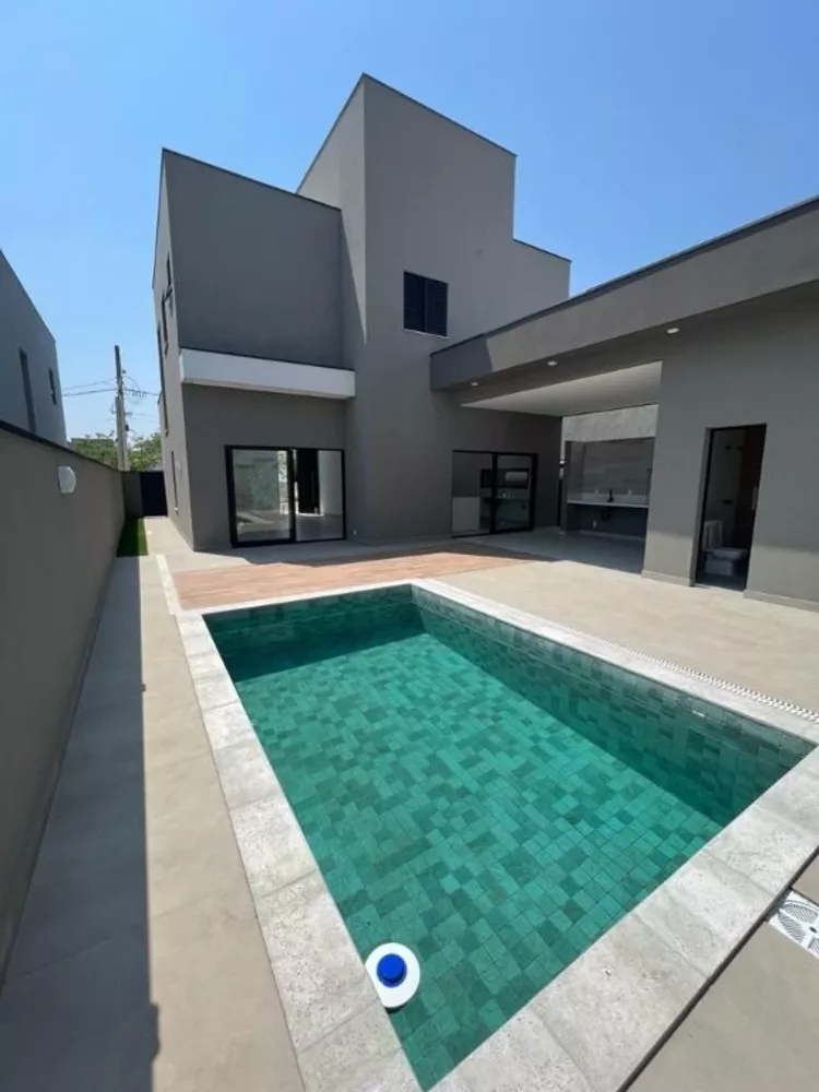 Sobrado à venda com 3 quartos, 214m² - Foto 1