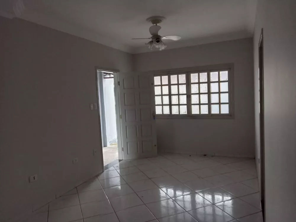 Casa à venda com 3 quartos, 119m² - Foto 3