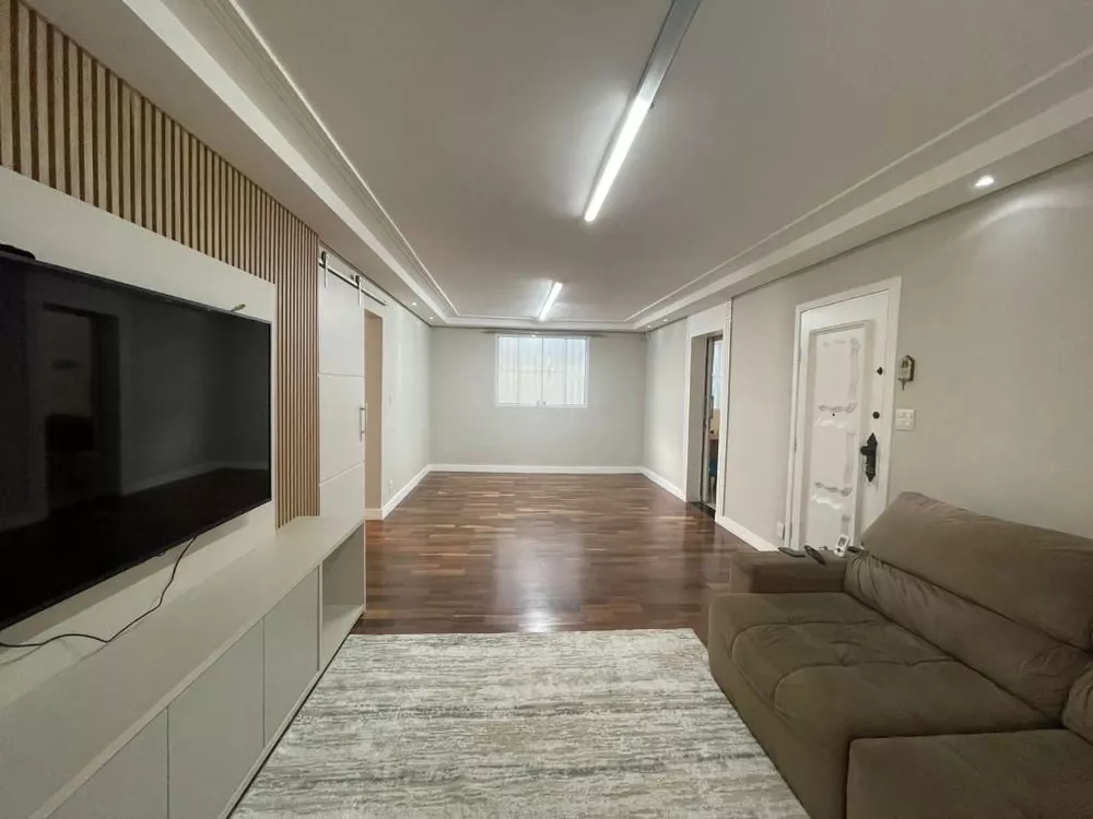 Casa à venda com 4 quartos, 267m² - Foto 1