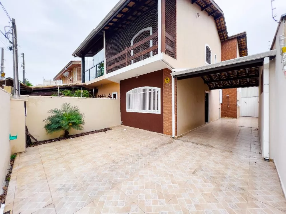 Sobrado à venda com 3 quartos, 140m² - Foto 1