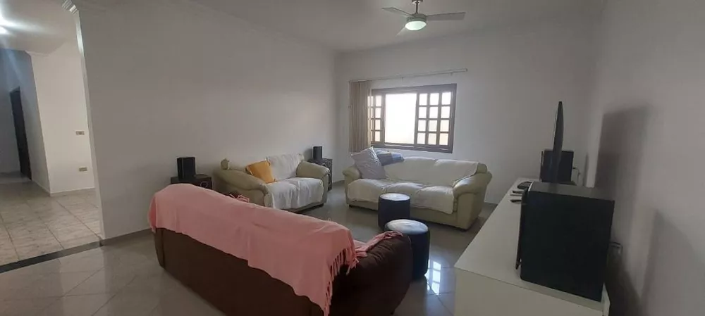 Casa à venda com 4 quartos, 176m² - Foto 4