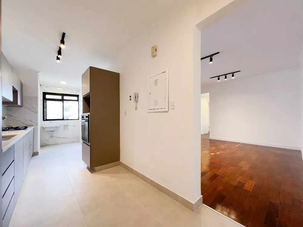 Apartamento à venda com 3 quartos, 92m² - Foto 2