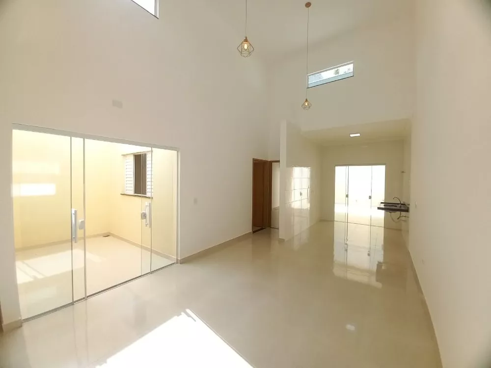 Casa à venda com 3 quartos, 275m² - Foto 1