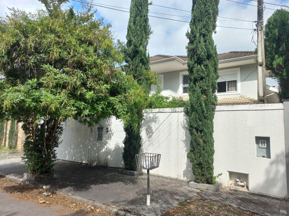 Sobrado à venda com 4 quartos, 300m² - Foto 1