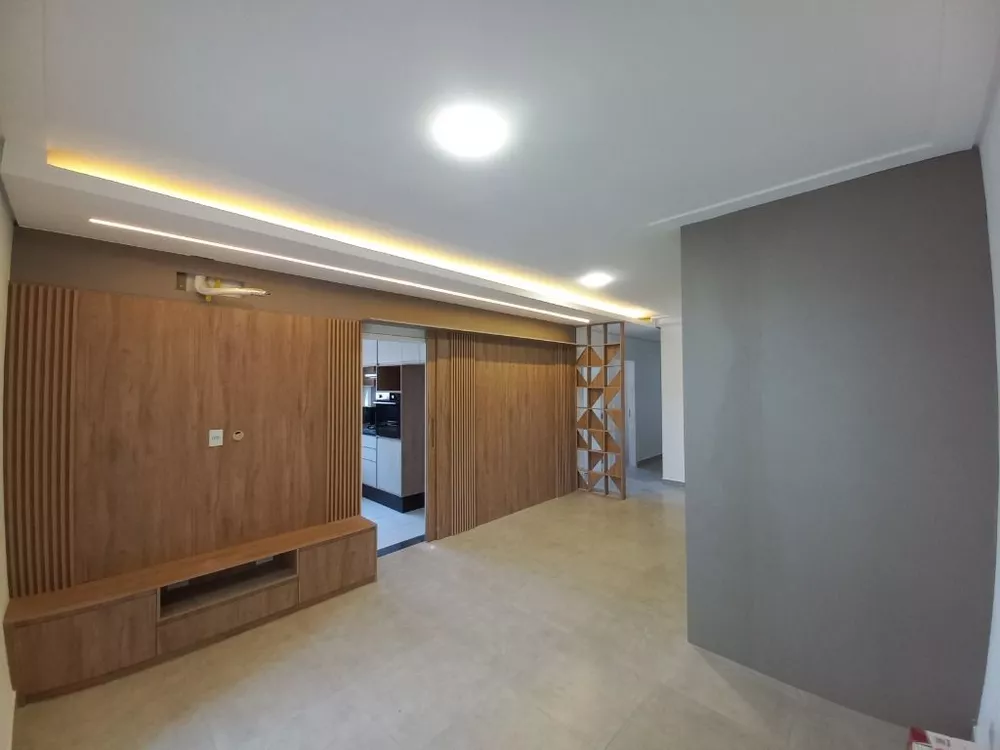 Apartamento para alugar com 3 quartos, 102m² - Foto 4