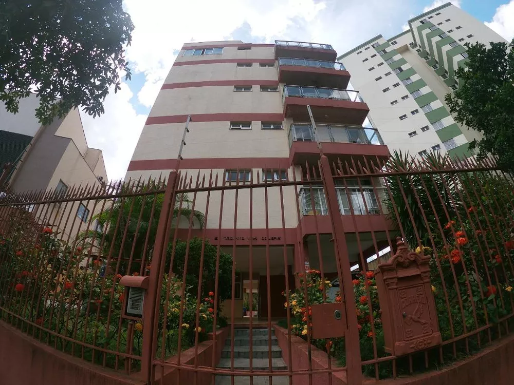 Apartamento à venda com 4 quartos, 240m² - Foto 1