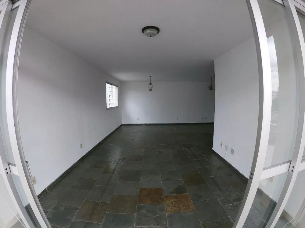 Apartamento à venda com 4 quartos, 240m² - Foto 4