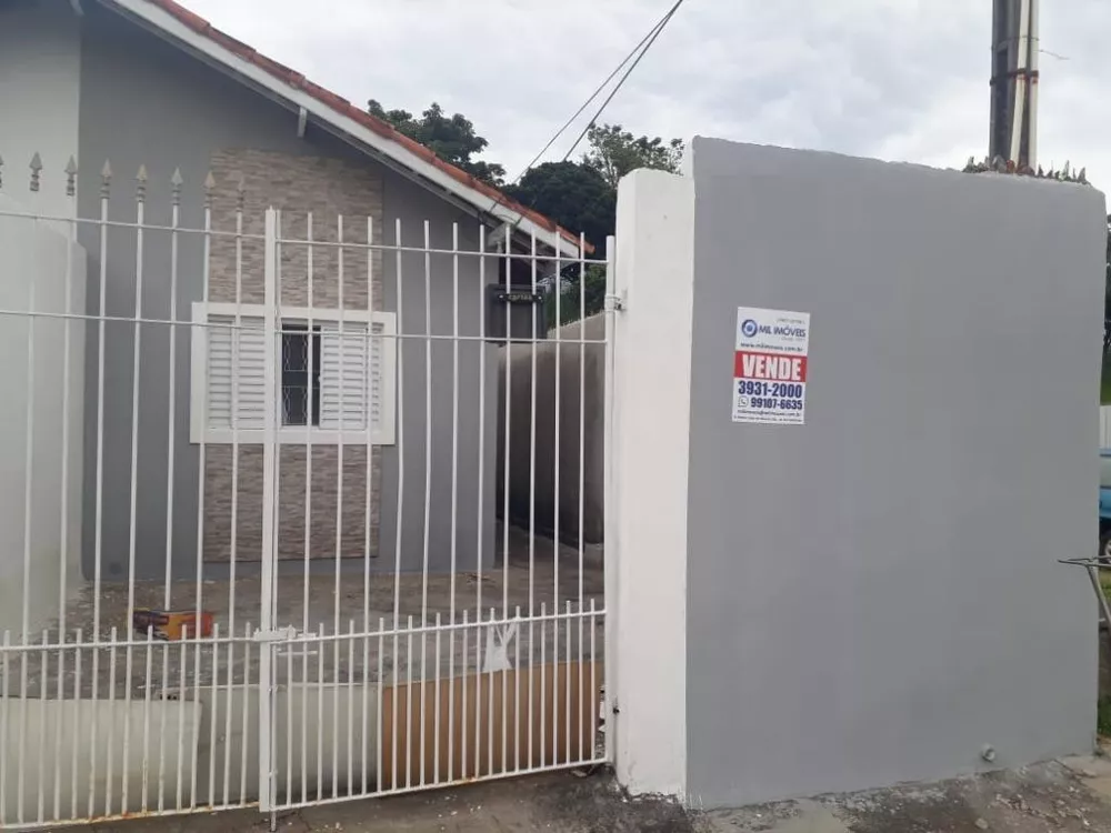 Casa à venda com 2 quartos, 60m² - Foto 1