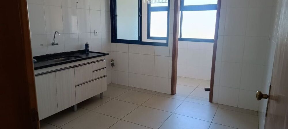 Apartamento para alugar com 3 quartos, 94m² - Foto 4