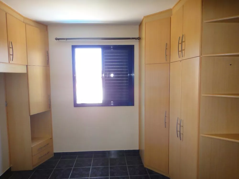 Apartamento para alugar com 3 quartos, 94m² - Foto 2