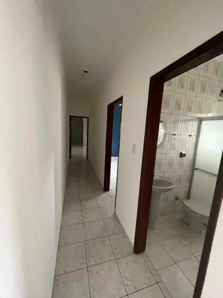 Casa à venda com 2 quartos, 72m² - Foto 4