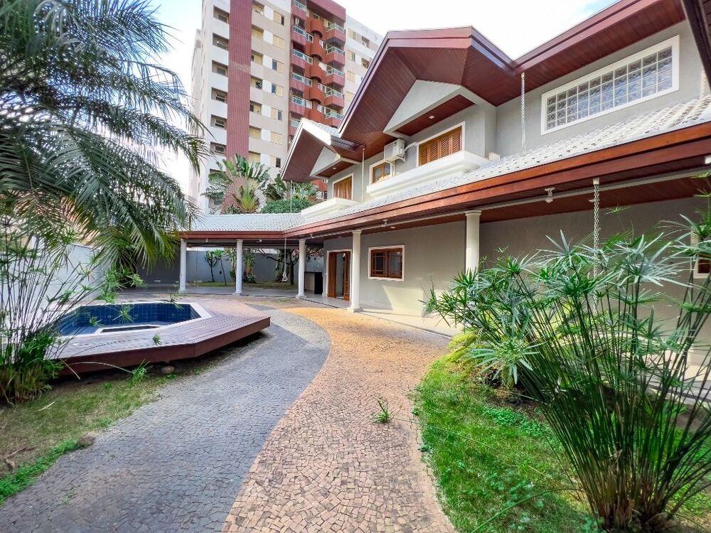Sobrado, 6 quartos, 360 m² - Foto 1