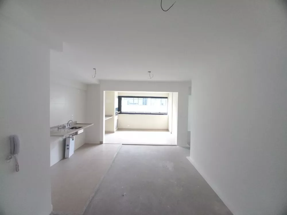 Apartamento à venda com 2 quartos, 75m² - Foto 2