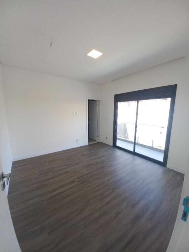 Sobrado, 3 quartos, 355 m² - Foto 1