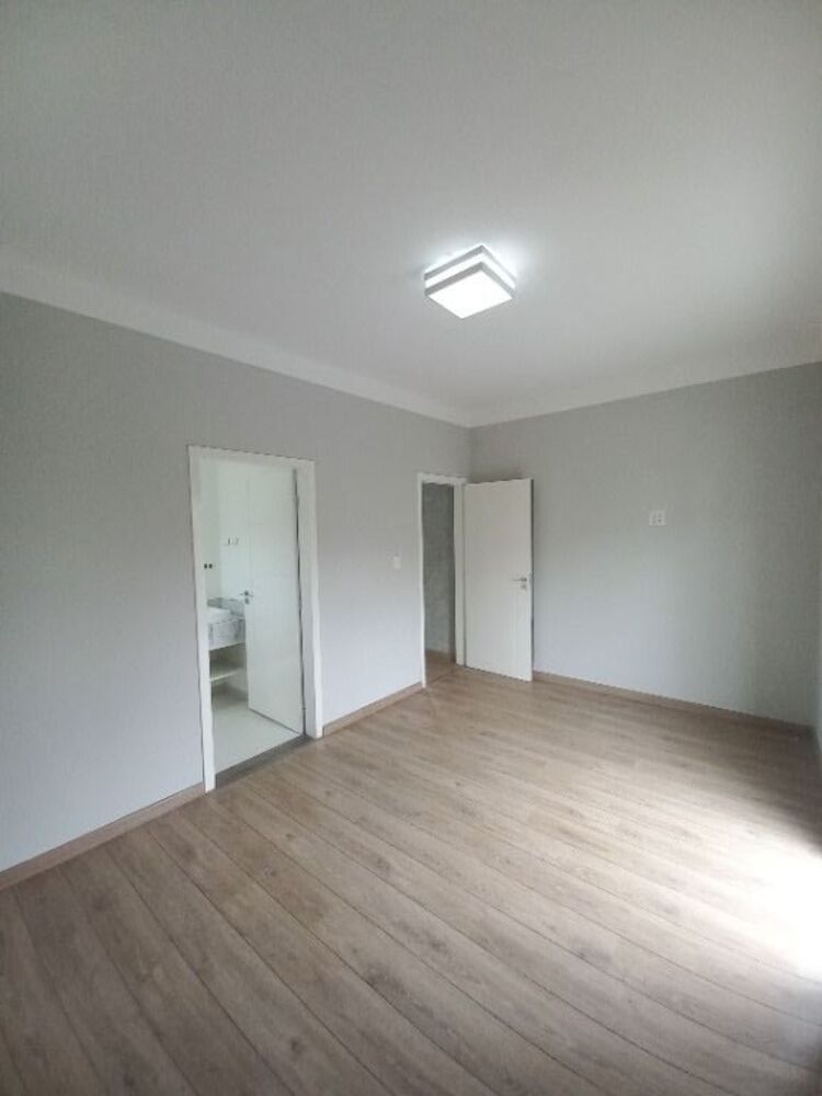 Sobrado, 3 quartos, 290 m² - Foto 1