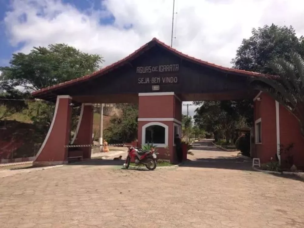 Casa de Condomínio à venda com 4 quartos, 150m² - Foto 2